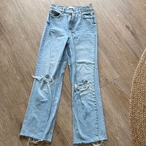 ZARA / Distressed Light Wash High Waisted Jeans Raw Hem